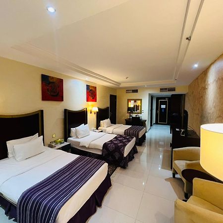 Tourist Hotel Doha Exteriör bild
