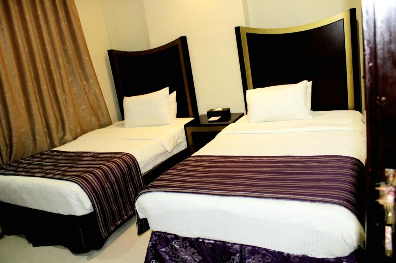 Tourist Hotel Doha Exteriör bild