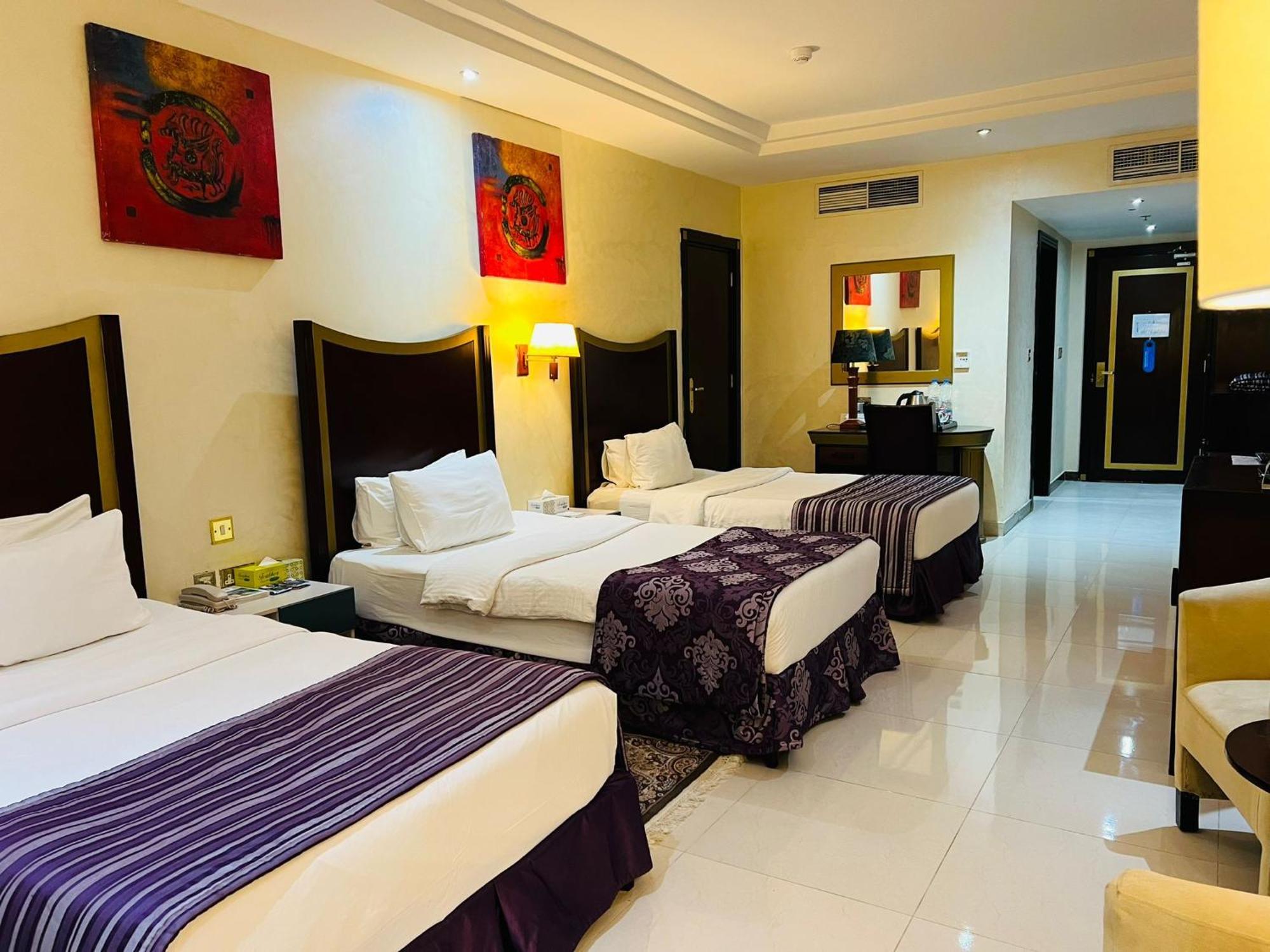 Tourist Hotel Doha Exteriör bild