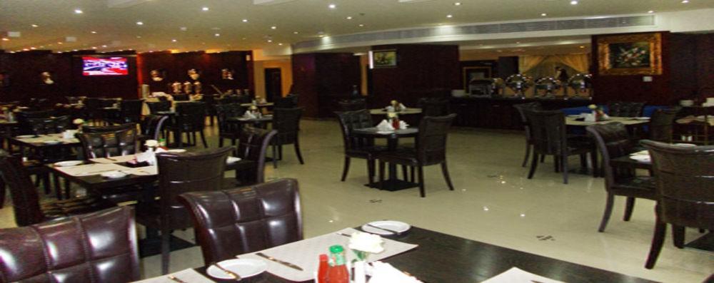 Tourist Hotel Doha Exteriör bild