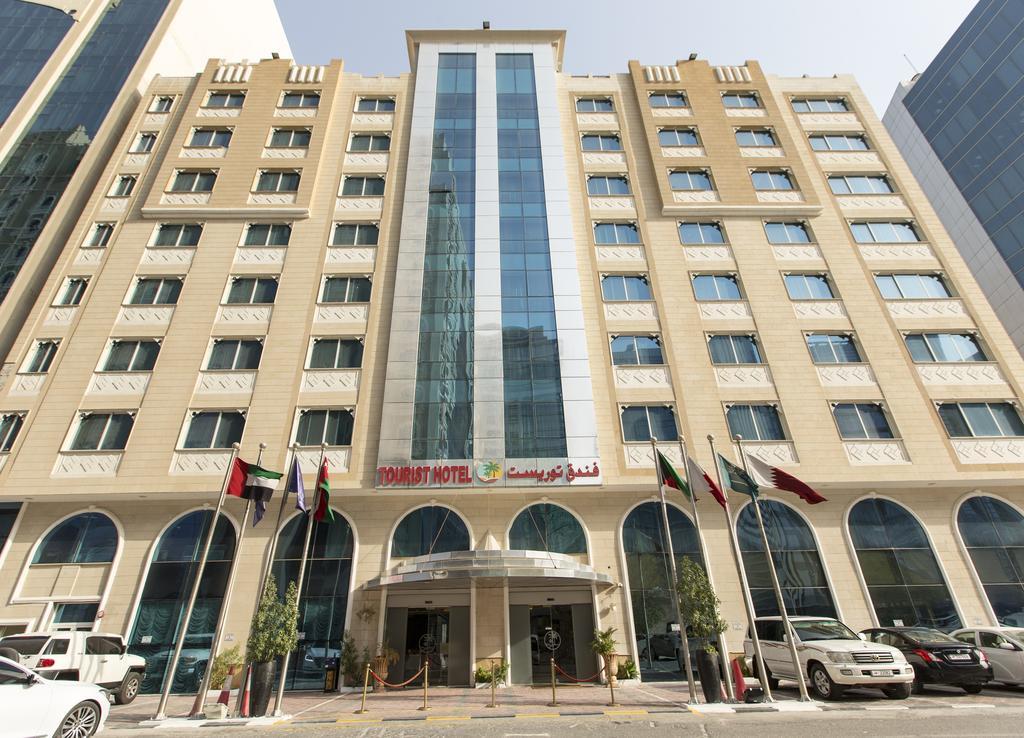 Tourist Hotel Doha Exteriör bild